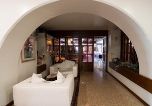 Hotel Posta 77