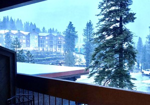 Hotel Room in Lower Village at Northstar steps from Gondola