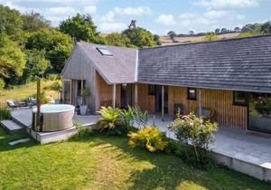 House ∙ 2 bedrooms ∙ 6 guests