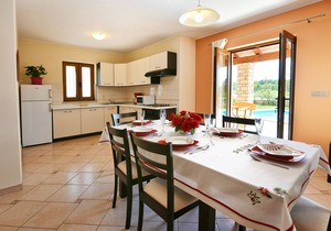 House 377/857 (Istria - Sveti Lovreč), 18000m from the beach
