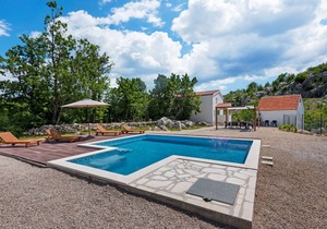 House ∙ 4 bedrooms ∙ 10 guests