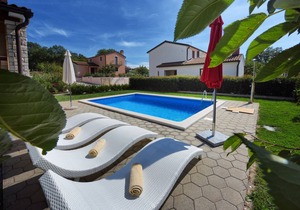 House 598/1443 (Istria - Sveti Lovreč), 18000m from the beach