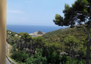 House in a residence with swimming pool 800m from Sa Tuna beach