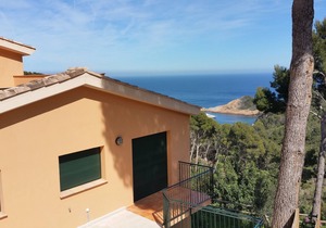 House in a residence with swimming pool 800m from Sa Tuna beach