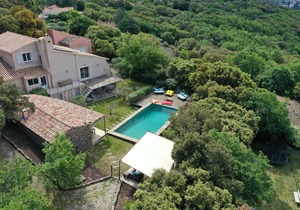 House near Lac du Salagou
