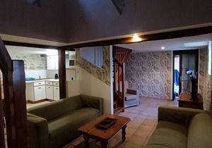 House sleeps 8