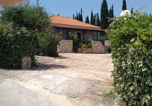 HOUSE TAKIS HAIKOS two minutes walk to the beach Peroulia