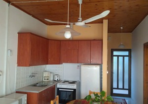 House Takis Haikos 2 two minutes walk to the beach Peroulia
