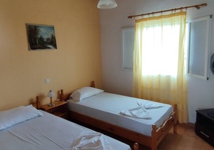 House Takis Haikos 2 two minutes walk to the beach Peroulia