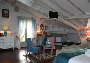 House with Charming Bed and Breakfast