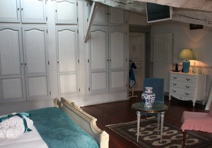 House with Charming Bed and Breakfast