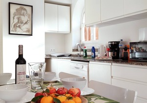 House with garden at 30 meters from the sand beach of la Fosca.