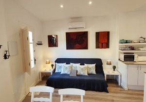 House with terrace and garden at 30 meters from the sand beach of la Fosca.