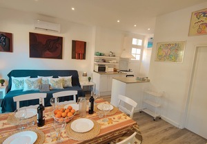 House with terrace and garden at 30 meters from the sand beach of la Fosca.