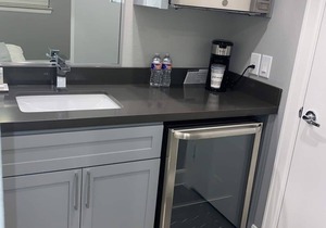 Houston Private Suite Located East Downtown