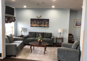 Howard Johnson by Wyndham Elk Grove Village Hotel & Suites