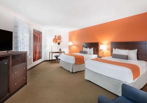 Howard Johnson by Wyndham Quincy Boston