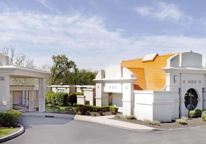 Howard Johnson by Wyndham Newburgh