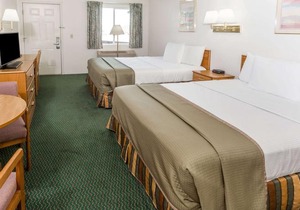 Howard Johnson by Wyndham Roseburg