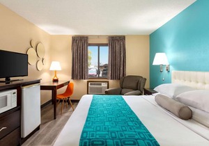 Howard Johnson by Wyndham Waterloo Cedar Falls