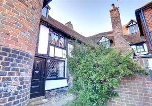 Hucksteps Row - Two Bedroom House, Sleeps 3