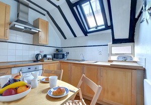 Hucksteps Row - Two Bedroom House, Sleeps 3