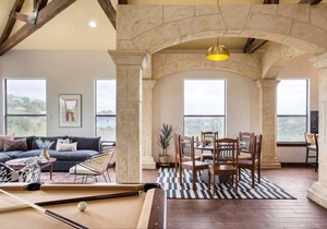 Hudson by AvantStay Magnificent Home w/ Beautiful Views, Multiple Living Areas, Pool & Games!