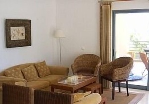 Huge Apartment.Terrace & Balcony Overlooks Pools+Secure Private Gardens.WiFi &TV