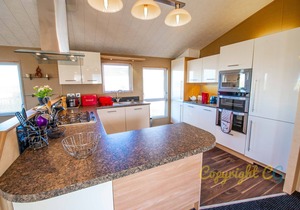 Huge Lodge Sleeps 8 - Camber Sands Holiday Park - Views of Marsh - Washing Machine / Dishwasher