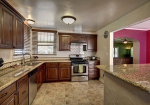 Huge Pet-Friendly House in Hyde Park