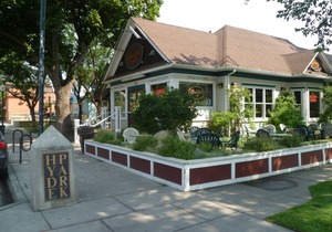 Huge Pet-Friendly House in Hyde Park