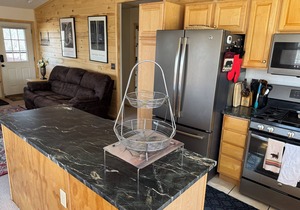 Huge Secluded Modern Luxury Smart Cabin with Mountain Views surrounded by trees!