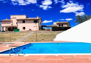 HUGE SPOLETO VILLA/EXCLUSIVE POOL/SLEEPS 18