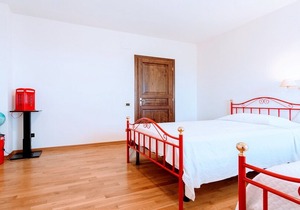 HUGE SPOLETO VILLA/EXCLUSIVE POOL/SLEEPS 18