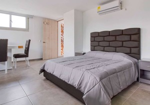 Huge Studio in a brand new building in Parque Poblado AC, Security, Can have guests.