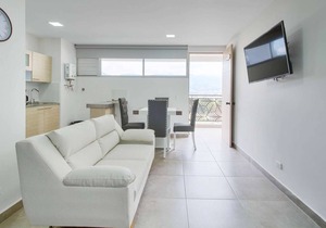 Huge studio in a brand new building 1 block below Parque Poblado.