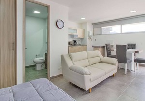 Huge studio in a brand new building 1 block below Parque Poblado.