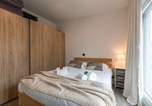 Huswell - Spacious Sunny Apartment with Huge Terrace