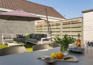 Huswell - Summer-house with sunny garden nearby beach