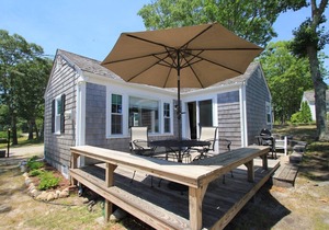 Hyannis Port Seaside Cottage for the Price of a Hotel Room !