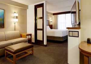 Hyatt Place Riverside Downtown