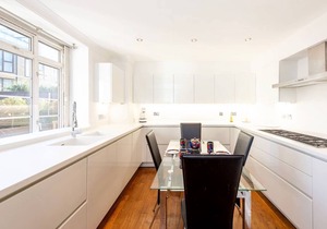 Hyde Park flat with ca. 300 sqm on horizonal level