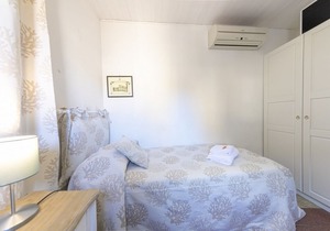 Hydra, single room in Palazzo Villelmi