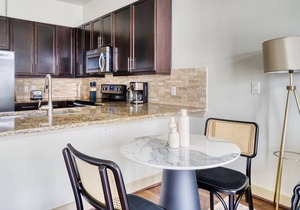 Ideal Bouldin Creek 1BR w/ Gym, Pool & W/D, nr downtown, by Blueground