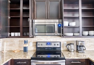 Ideal Bouldin Creek 1BR w/ Gym, Pool & W/D, nr downtown, by Blueground