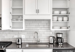 Ideal Elmhurst 1BR w/Lounge, Pool & Gym nr Metra, by Blueground