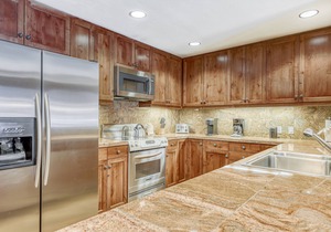 Ideal Mountain Getaway Near the Lifts W/Private Balcony, Free WiFi & Fireplace