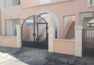 Ideally located for a beach and city holiday
