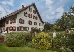 Idyllic Holiday Apartment in Ferienhof Wetzel with Shared Garden and Terrace, one pet allowed