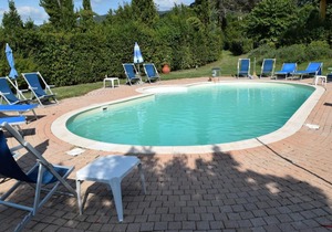 Idyllic holiday home in Vinci with swimming pool